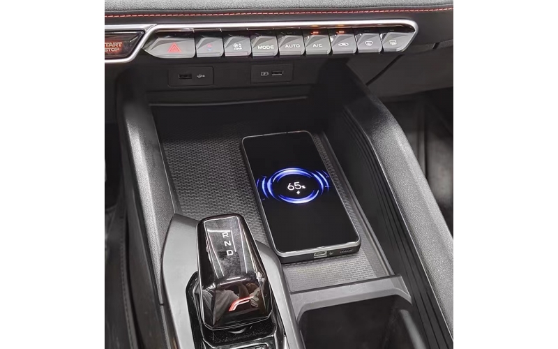 新款繽瑞COOL車載無線充電原裝位無損安裝