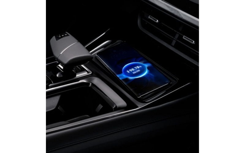 長(zhǎng)安銳程plus車載無線充電特點(diǎn)原裝位無損安裝