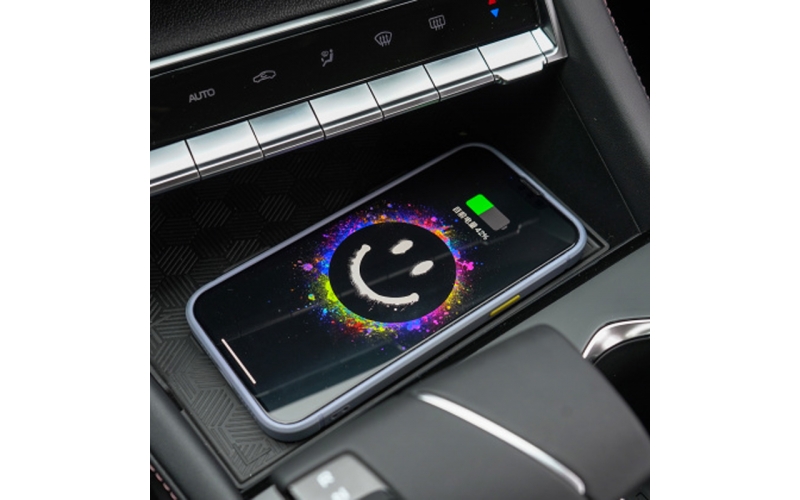 長安逸動plus車載無線充電原裝位無損安裝